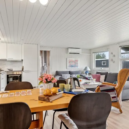 Karelia - 800m From The Sea By Interhome Feriehus *