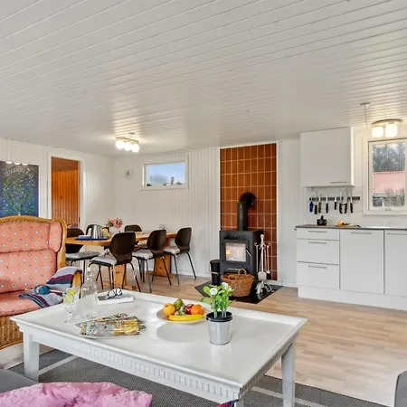 Karelia - 800m From The Sea By Interhome Feriehus Hals