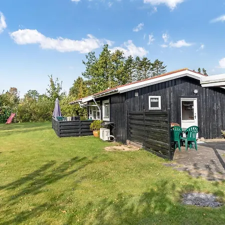 Karelia - 800m From The Sea By Interhome Feriehus Hals