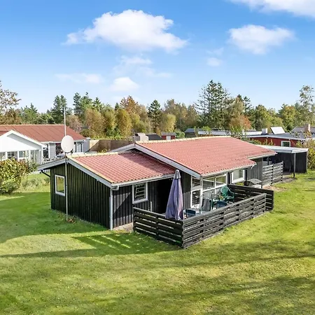 Karelia - 800m From The Sea By Interhome Feriehus Hals